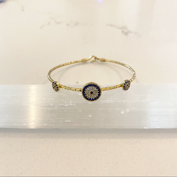 Round Evil Eye Bracelet - Picture 2 of 4